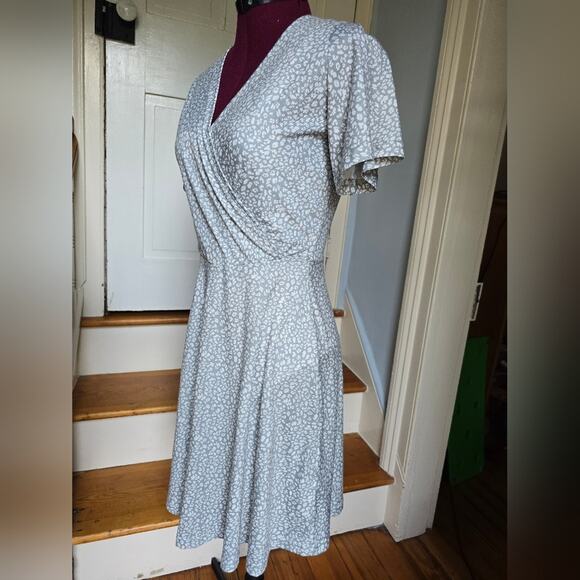 Soft green and White Flutter Sleeve Dress - Picture 1 of 5